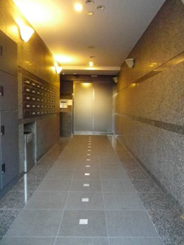 ルーブル大森七番館 のロビー