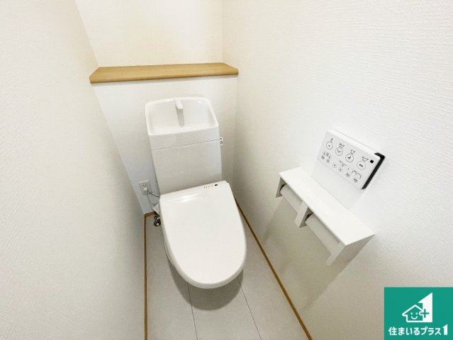 ■西宮市一ケ谷町　新築一戸建てのトイレ|1・2階の2ヶ所にあるので、朝の忙しい時間の順番待ちもなく、深夜の利用にも大変便利です。