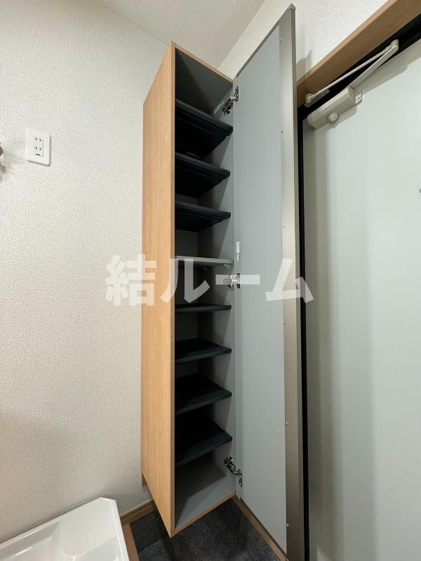 豊島区雑司が谷２丁目のアパートの玄関