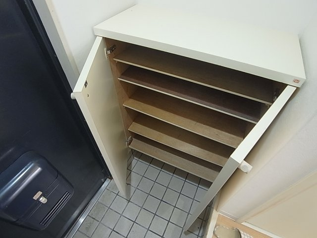 AQUA鈴蘭台2の玄関|収納力ありのシューズBOX