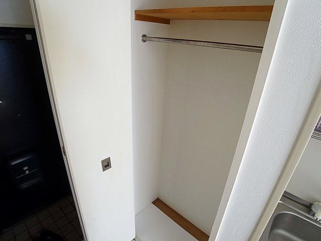 AQUA鈴蘭台2の収納|クローゼット収納は２箇所有ります