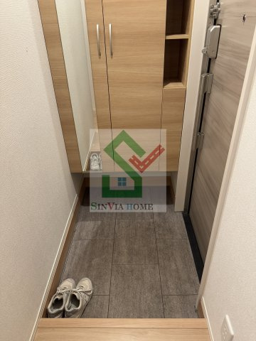 ルスーリール田無の玄関