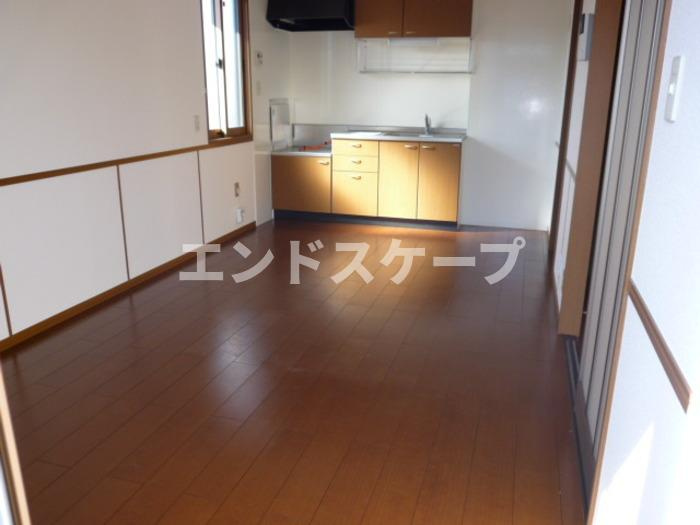 プランドール　Ａ/Ｂの居間・リビング|高崎、前橋、伊勢崎エリアのお部屋探しはエンドスケープまで！お客様の理想お聞かせ下さい♪