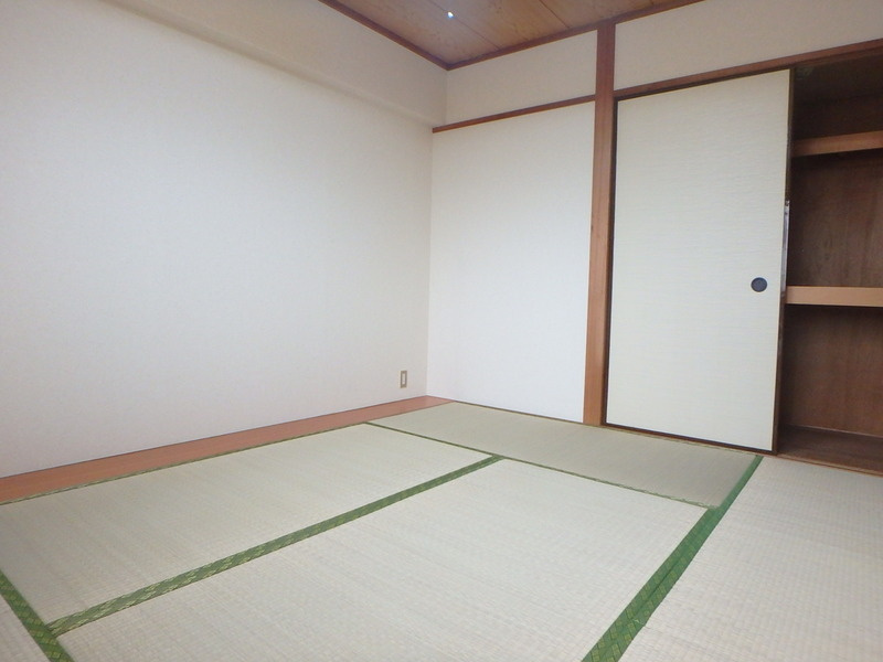 染谷エステートビルの和室|い草の香りが落ち着く素敵な和室です