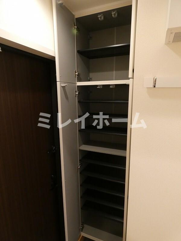 ソラーナデュオの玄関