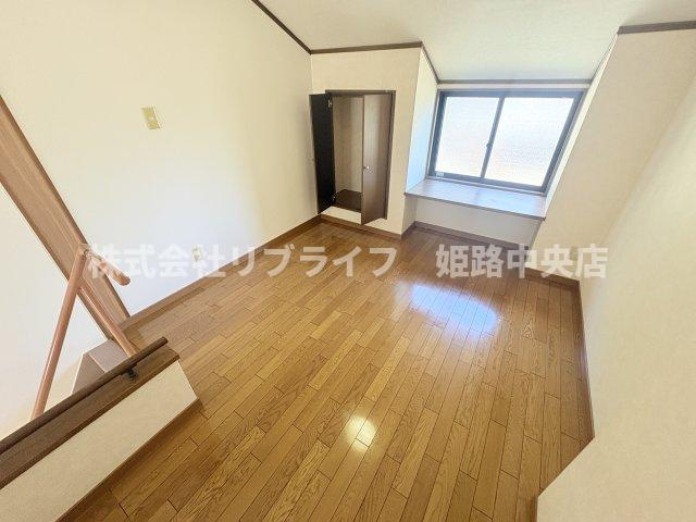 ベルフラワー山野井の居間・リビング