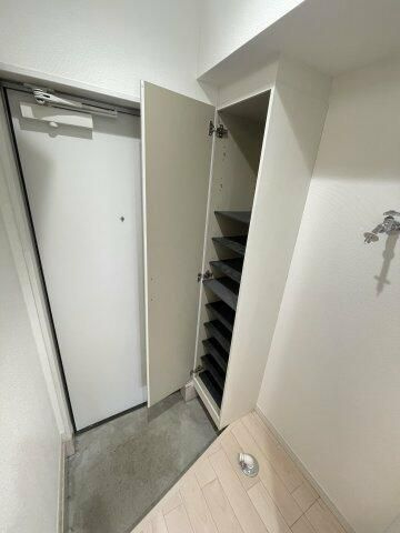 グラン浅間台の玄関