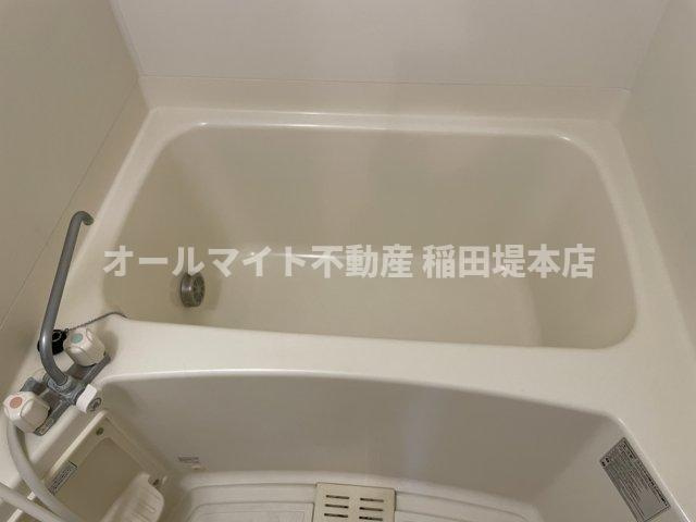 稲城市矢野口のアパートの浴室