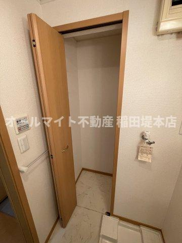 稲城市矢野口のアパートの玄関