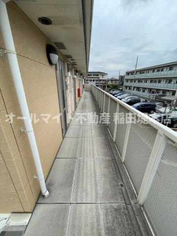 稲城市矢野口のアパートのロビー