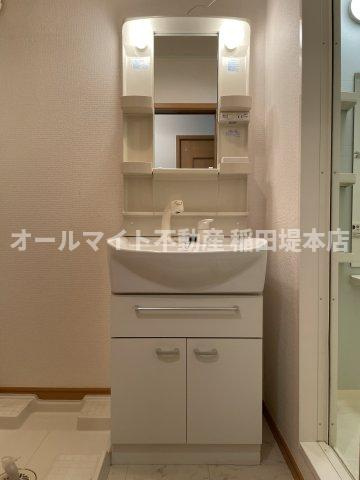 稲城市矢野口のアパートの洗面所