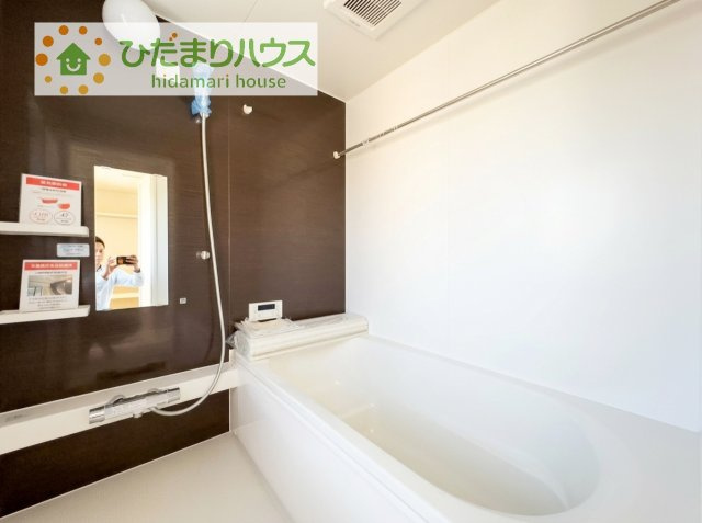 【浴室】 | 土浦市文京町1期　新築戸建　2号棟 | 清潔感のある浴室は自分一人のリラックス空間を演出してくれます。もちろんお子様と一緒でも十分な広さがあり快適です(^^♪