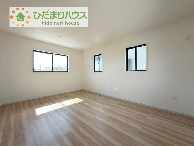 【洋室】 | 土浦市文京町1期　新築戸建　2号棟 | 木の温もりがやさしいフローリング♪