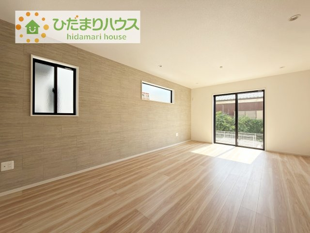 【居間・リビング】 | 土浦市文京町1期　新築戸建　2号棟 | お子様が元気に遊べる広々としたリビングです！