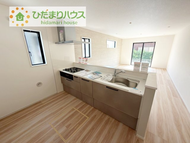 【キッチン】 | 土浦市文京町1期　新築戸建　2号棟 | 3口コンロでお料理する時間も短くなりそうですね(*‘∀‘)
