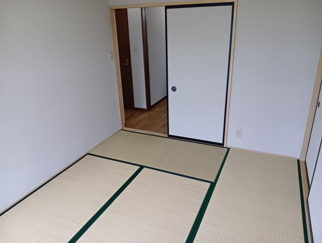 売中古戸建　富士市厚原の和室|来客スペース・子供の遊び場・昼寝スペースなど色々と幅広く使える大活躍の和室です。
