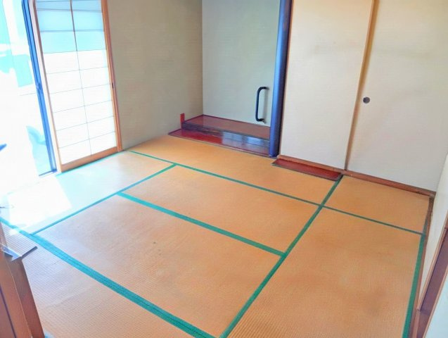 売中古戸建　富士市岩本の和室|来客スペース・子供の遊び場・昼寝スペースなど色々と幅広く使える大活躍の和室です。