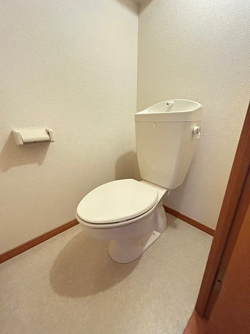 レオパレスカリヨ尼崎のトイレ