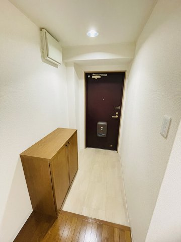 【玄関】リブレメゾン仁川 
