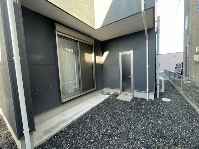 荒茅町　3F建車庫付き中古戸建の庭