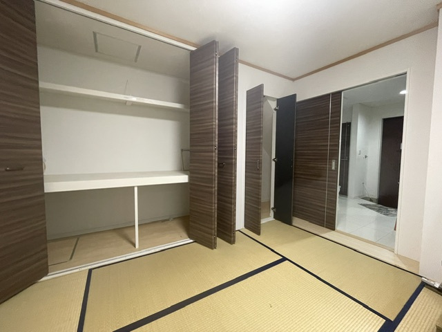 荒茅町　3F建車庫付き中古戸建の和室