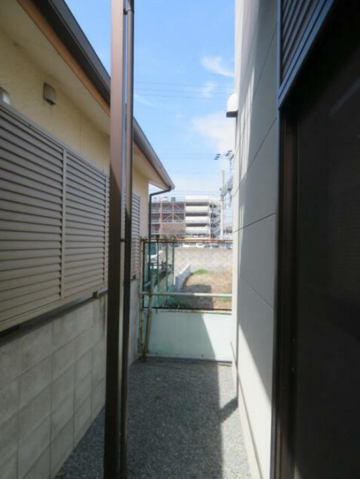 南畝町井上貸家の庭