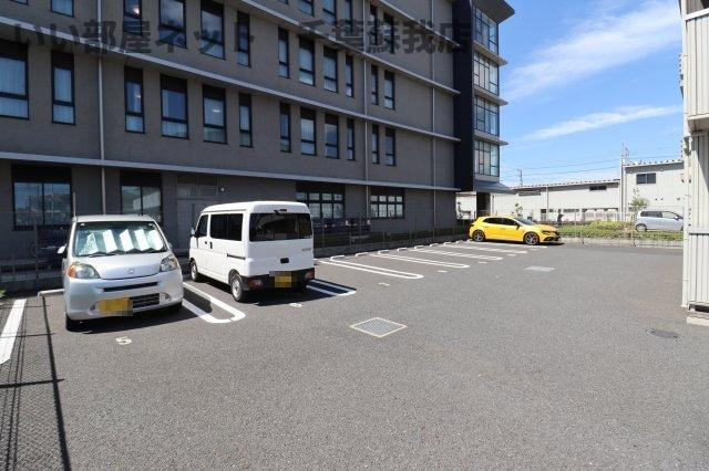 アヴニール21の駐車場|車をお持ちの方に嬉しい駐車場付きの物件です