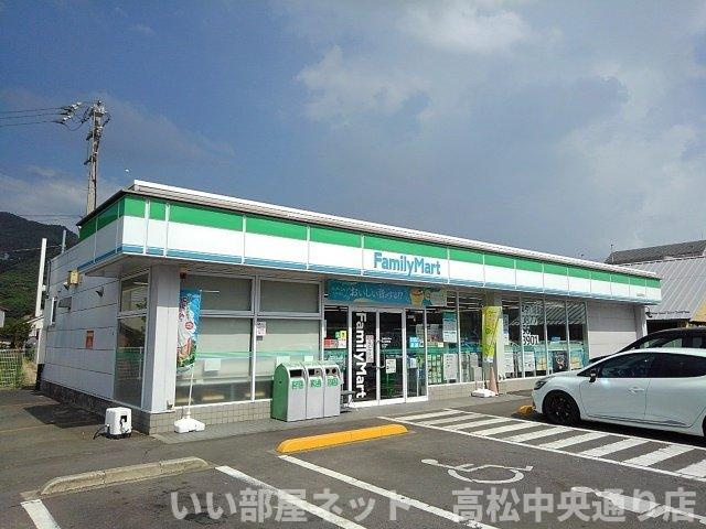 【周辺】 | パレス・ニュールミネⅡ　Ａ | ファミリーマート坂出加茂町店まで650m