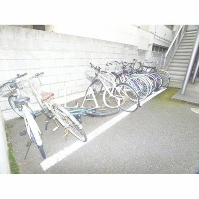 【その他共用部分】 | ＫＥＮＳ本千葉 | 駐輪場です。
