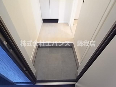 【玄関】 | ウィズアールワン蘇我 | 収納もある玄関です