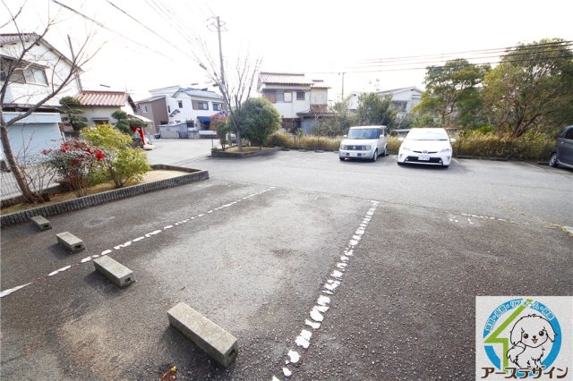 ブライストンハイツの駐車場