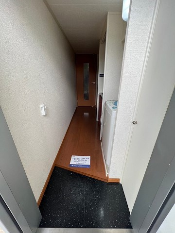 レオパレスGLANZ　OBERの玄関