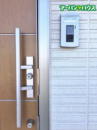 アンビエラ　Ａ棟の玄関