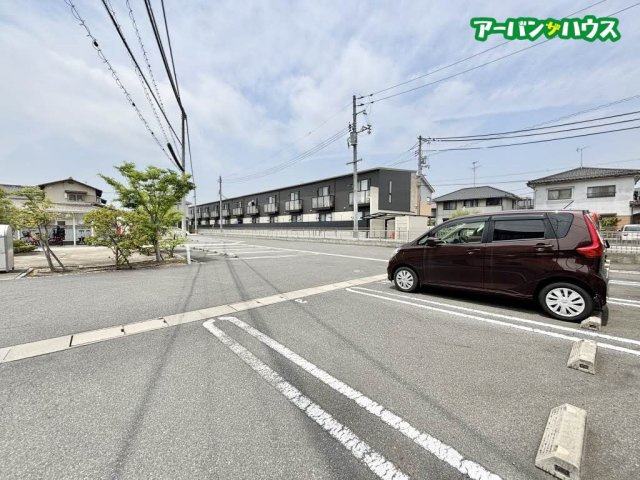 アンビエラ　Ａ棟の駐車場