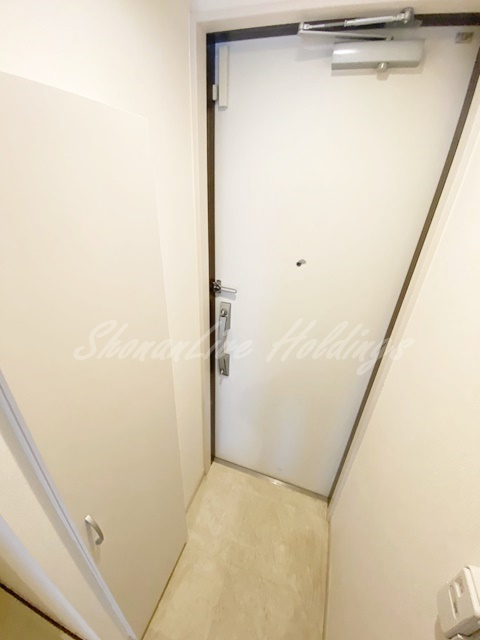 リブリ・LUCIA湘南の玄関