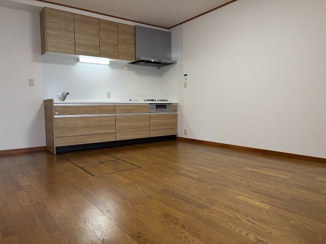 岡谷市田中町3丁目　中古住宅のキッチン