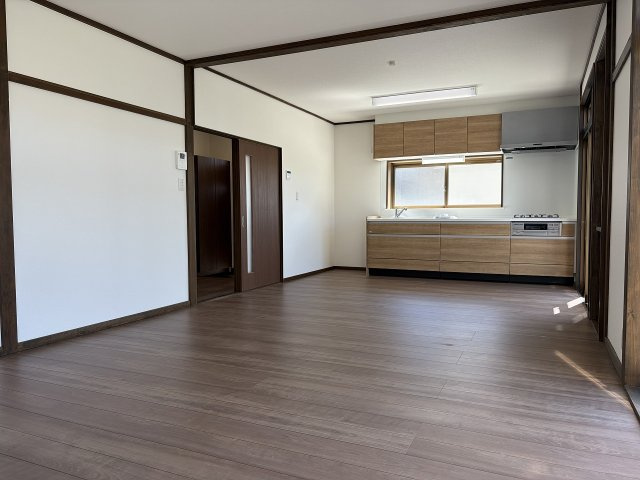 岡谷市神明町３丁目の中古一戸建の居間・リビング