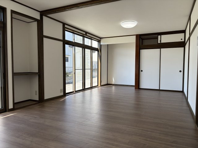 岡谷市神明町３丁目の中古一戸建の居間・リビング