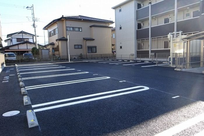 グランディール見川　Aの駐車場|駐車場があります
