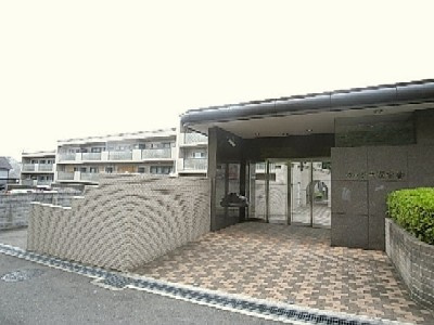 カルチェ清水谷のエントランス
