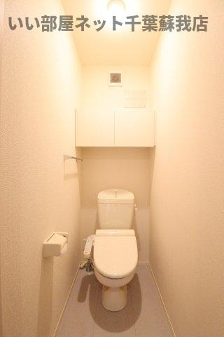 エスポワールのトイレ|落ち着いた色調のトイレです