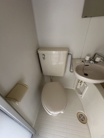 狛江市和泉本町１丁目のアパートのトイレ
