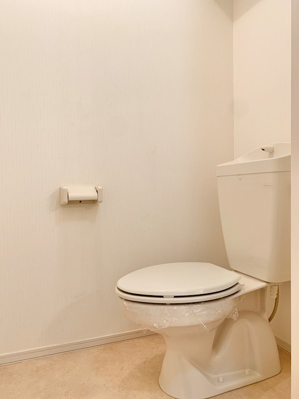 West  Village のトイレ|ゆったりとした空間のトイレです
