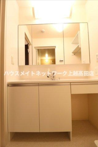 グランコンフォート Ａの洗面所|洗髪洗面化粧台（参考同型Ａ202室内写真）