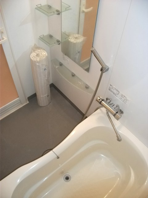 リーフコンフォート新小岩の浴室