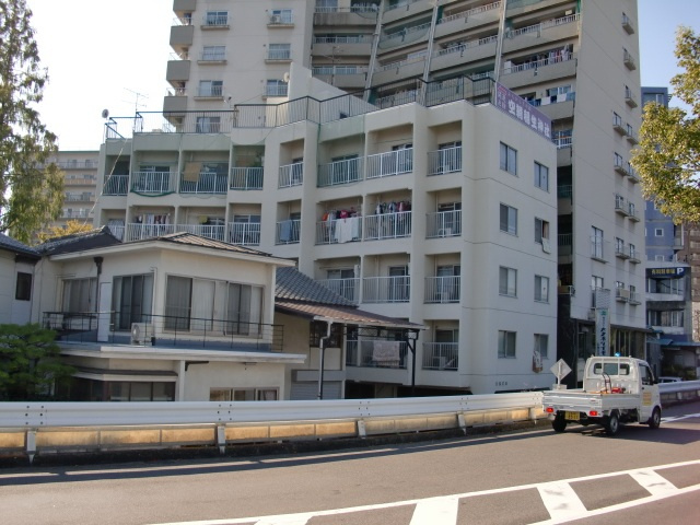 日焼ビル
