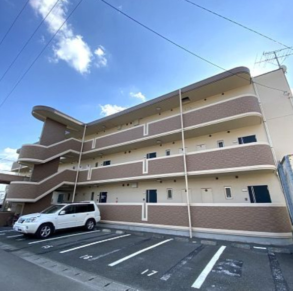 熊本市北区弓削６丁目の賃貸マンションの外観|外観は落ち着いています