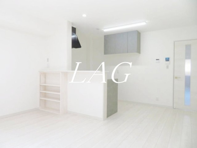 【居間・リビング】 | フローリッシュ大久保Ⅱ | 洋室のお部屋です。