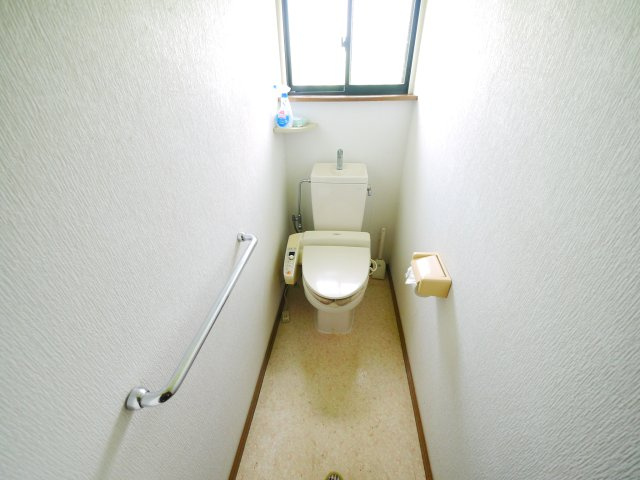 東金市田間  平屋中古戸建 のトイレ|内装リフォーム済み令和8年9月  2DKサンルーム付平屋 カーポート1台　