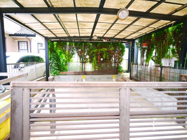 東金市田間  平屋中古戸建 の駐車場|内装リフォーム済み令和8年9月  2DKサンルーム付平屋 カーポート1台　
